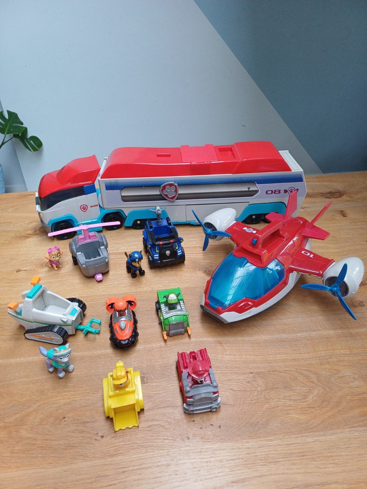Paw Patrol set met o.a. bus en vliegtuig, Ophalen, Gebruikt