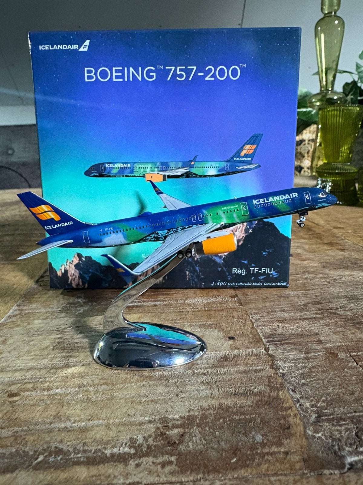 1:400 BOEING 757-200, Ophalen of Verzenden, Zo goed als nieuw, Schaalmodel