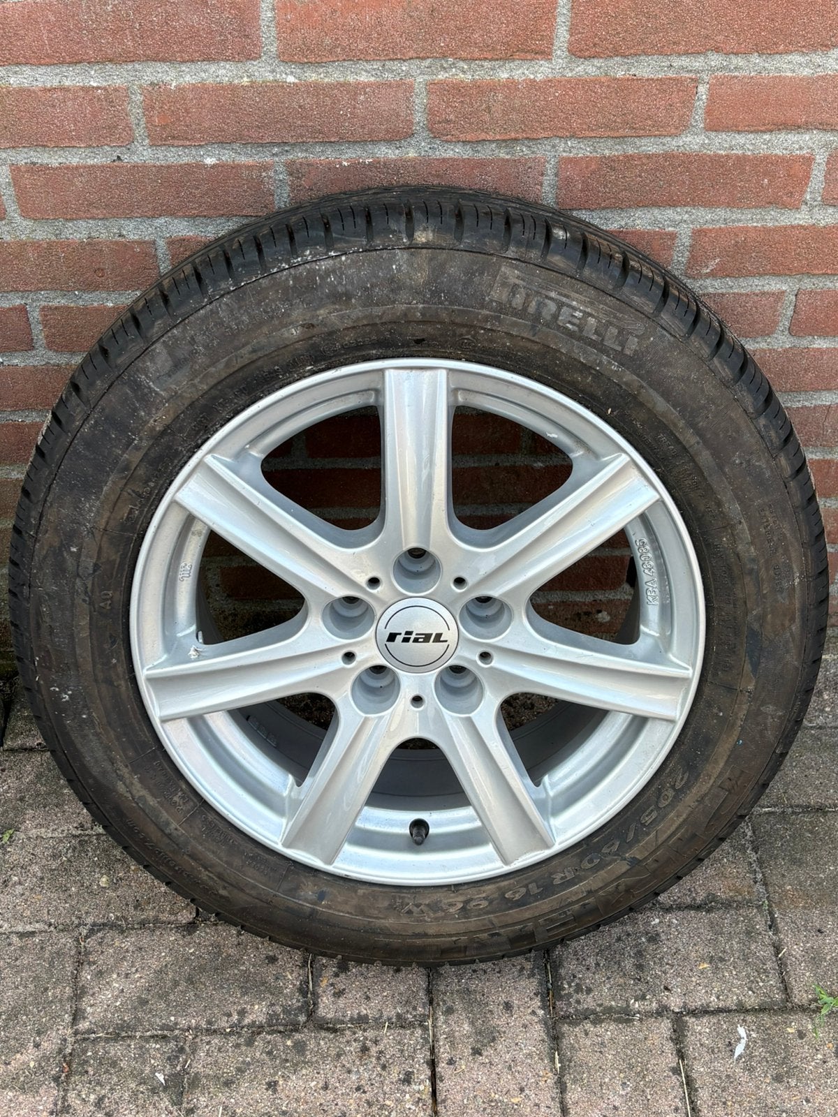 Zo goed als nieuw. Rial autoband., Ophalen