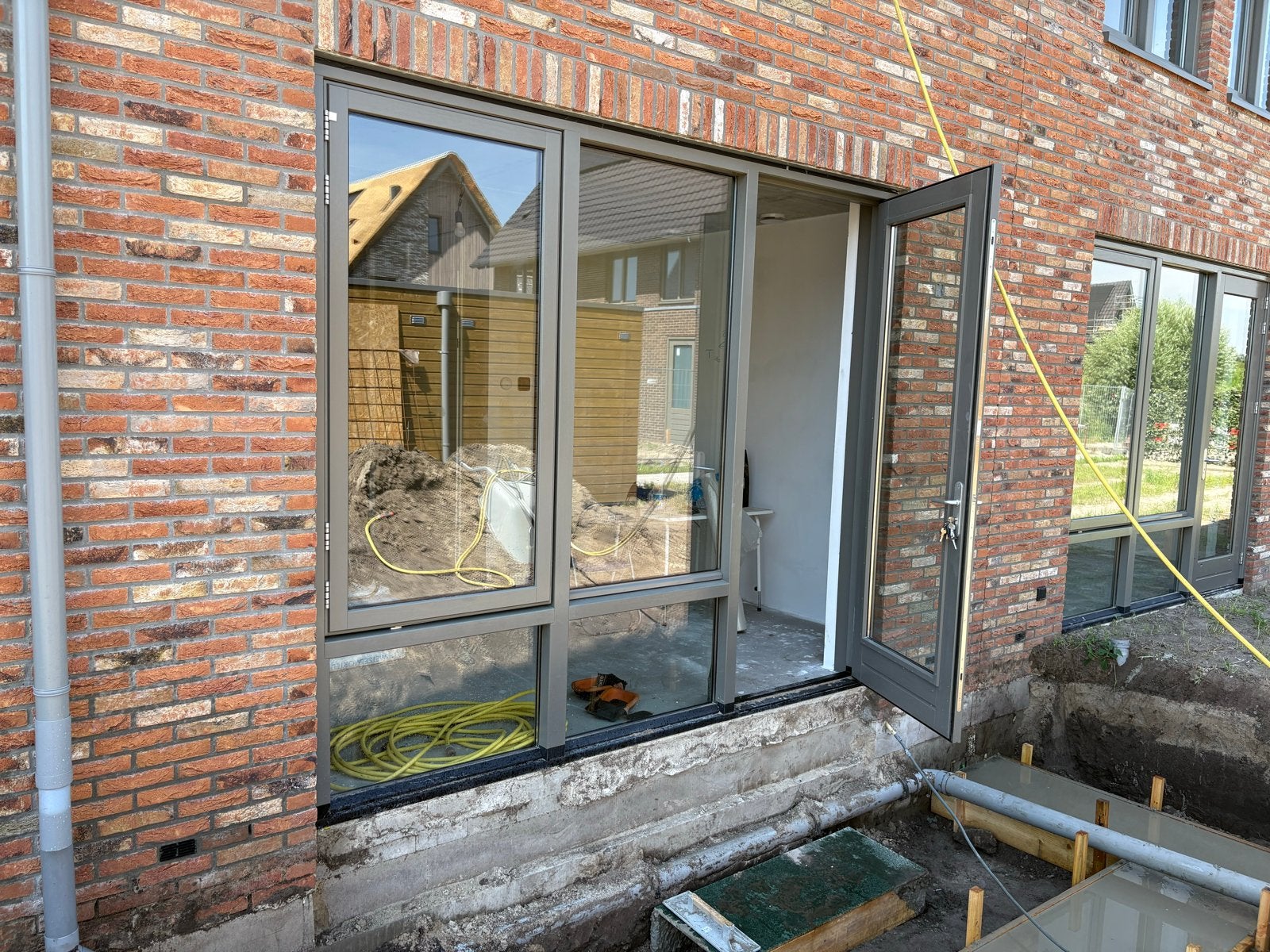 Nieuwe achterpui in net opgeleverde nieuwbouwwoning, Doe-het-zelf en Verbouw, Gevelraam of Ruit, Nieuw, Dubbelglas, 160 cm of meer