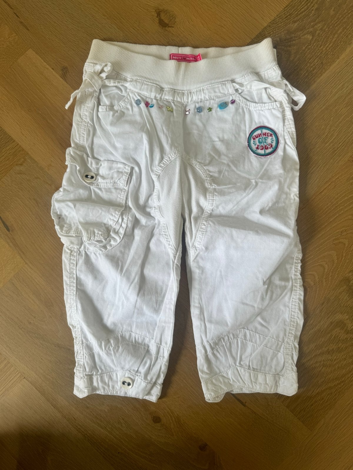 Muy Malo Witte Capri Broek Maat 140, Broek, Meisje, Ophalen of Verzenden, Zo goed als nieuw