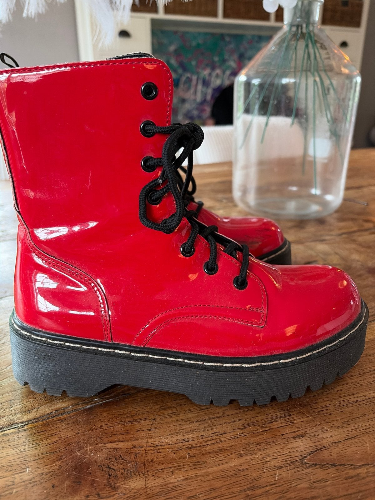 Opvallende rode lak boots - maat 38, Ophalen of Verzenden, Zo goed als nieuw, Rood, Lage of Enkellaarzen