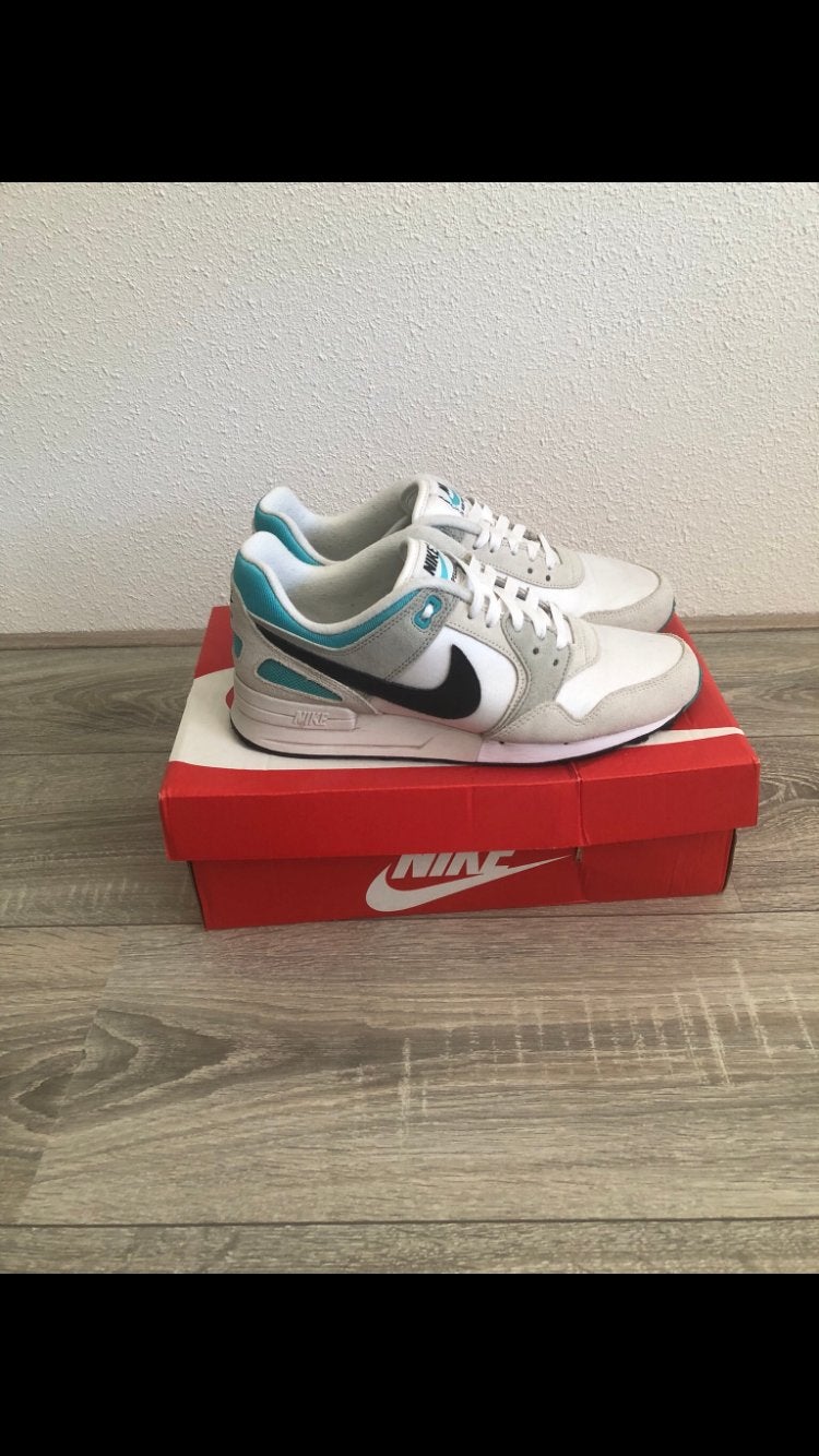 Mooie Nike Air Pegasus 89 kleur Turqoise/wit maat 42, Overige kleuren, Verzenden, Sneakers of Gympen, Zo goed als nieuw