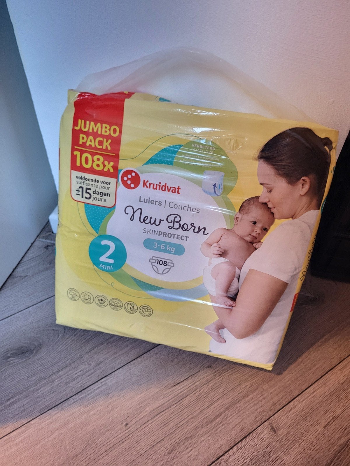 Kruidvat New Born Luiers Maat 2 Mini Jumbo Pack 108 stuks, Ophalen of Verzenden, Nieuw, Kruidvat, Jongetje of Meisje