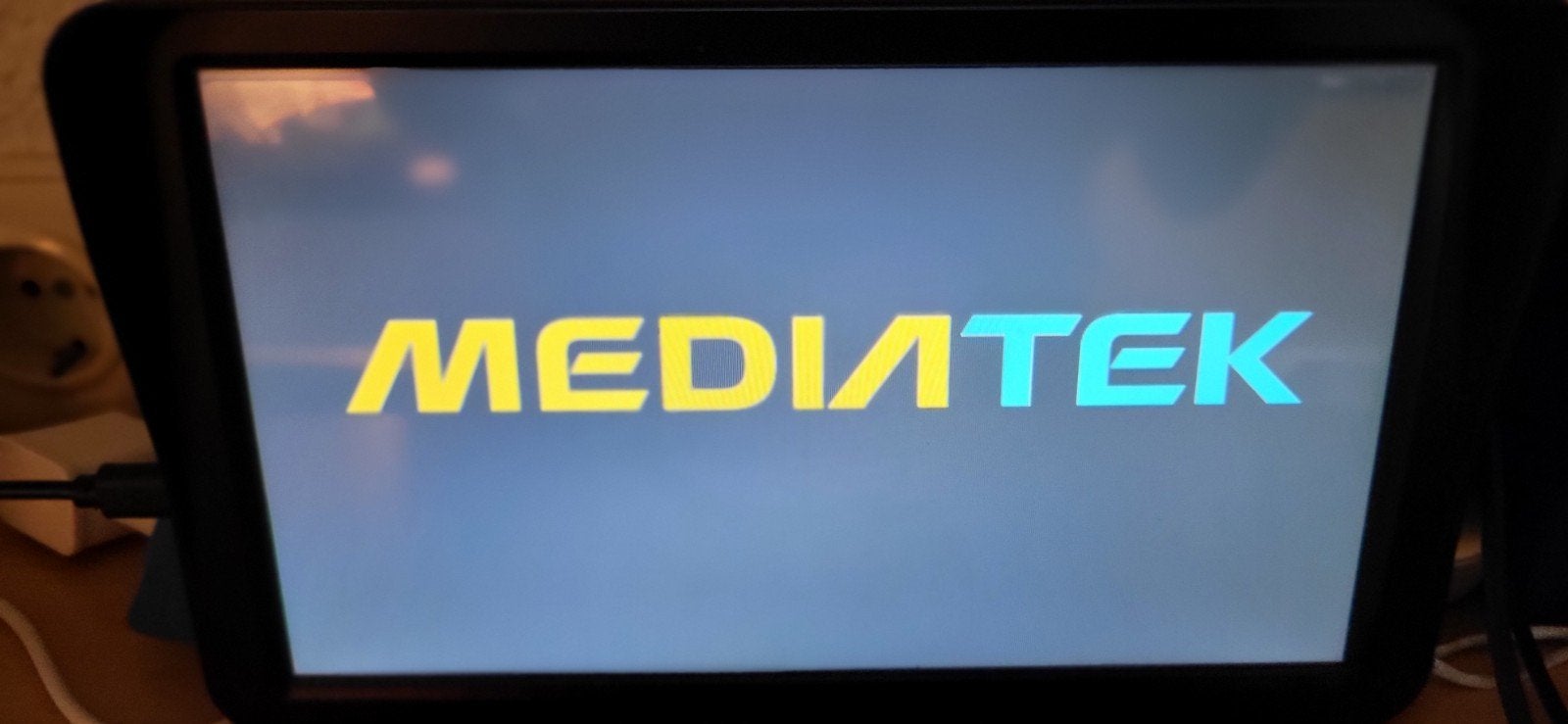 Navigatiesysteem met MediaTek processor en zuignap, Ophalen of Verzenden
