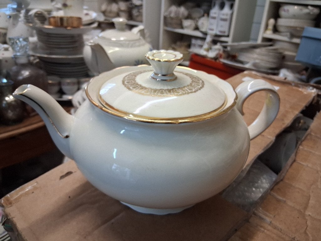Theepot Zeh Scherzer Bavaria Rozetta brede goud decor rand, Antiek en Kunst, Ophalen of Verzenden