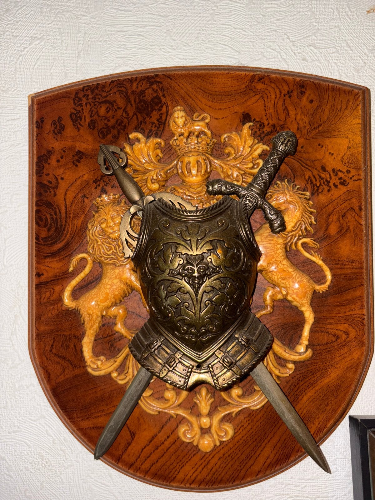 Decoratief Schild met Harnas en Zwaarden, Ophalen of Verzenden