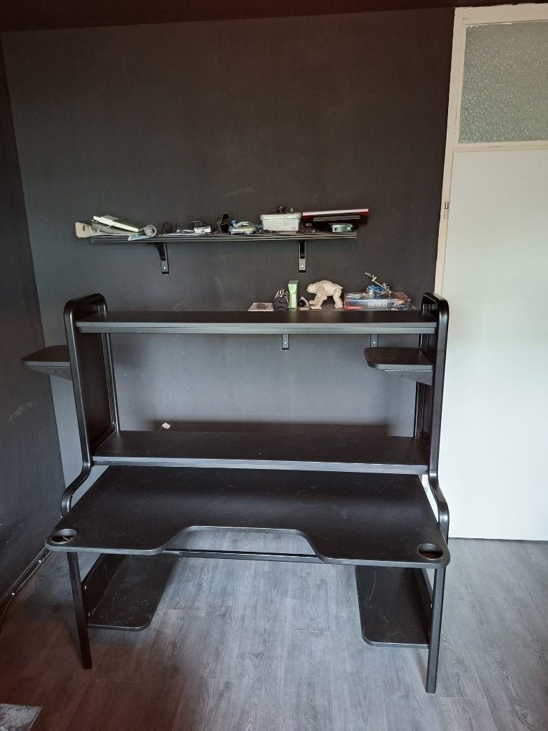IKEA FREDDE Gaming Bureau, Ophalen, Zwart, Gebruikt, Hout