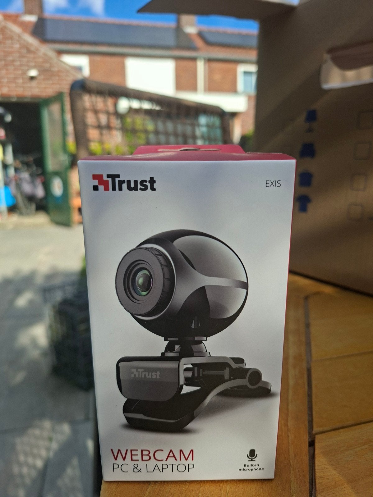 Trust Exis Webcam met microfoon - Nieuw in doos 24x, Computers en Software, Nieuw, Ophalen of Verzenden, Trust, Windows