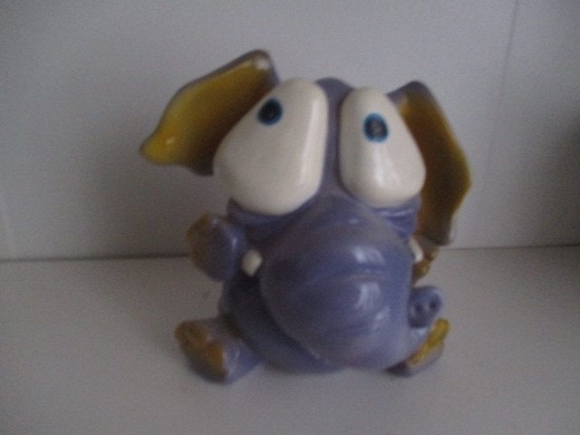 Schattig paars olifantje  spaarpot, Ophalen of Verzenden, Zo goed als nieuw, Steen, Aardewerk of Keramiek, Dier