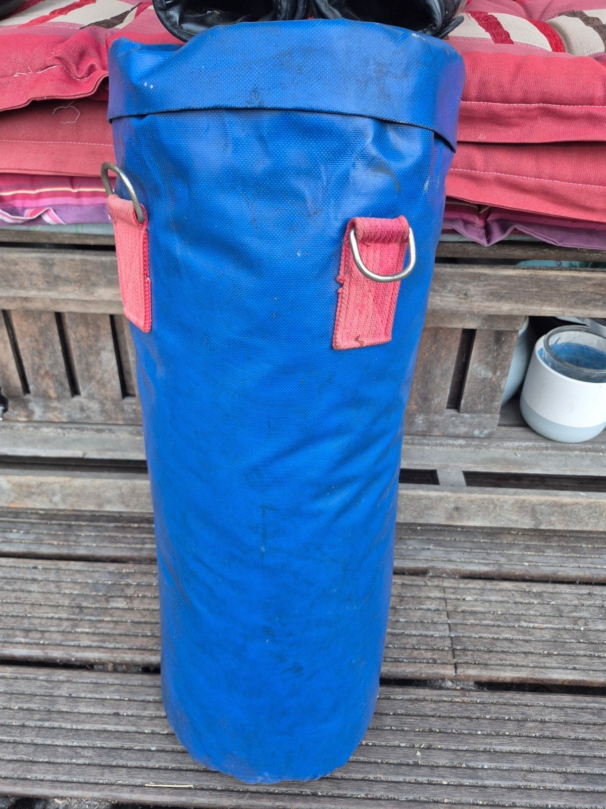 Boxing bag, Ophalen, Bokszak
