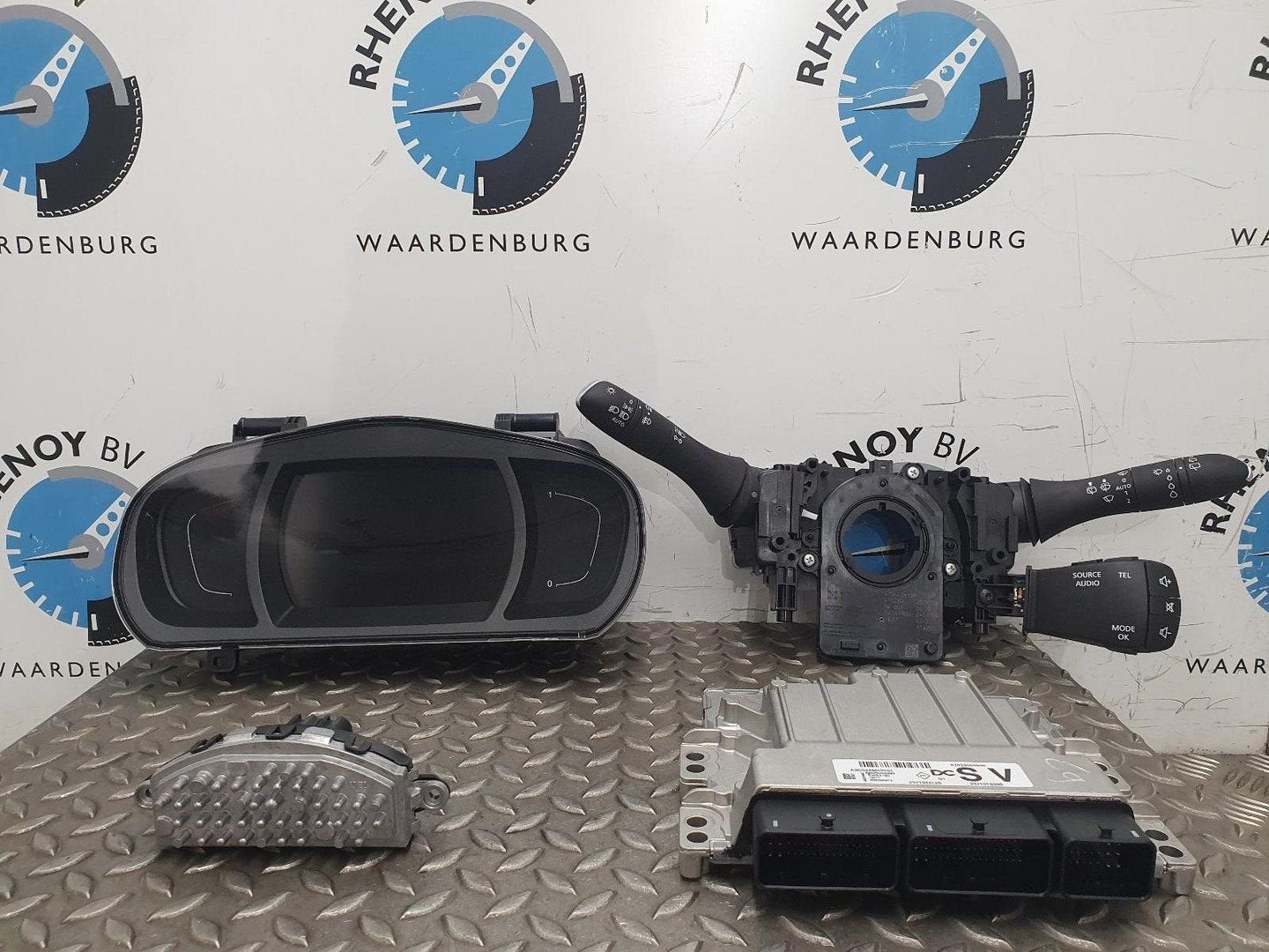 RENAULT SCENIC COMPUTER ECU 2019, Ophalen of Verzenden, Gebruikt, Stiba lid