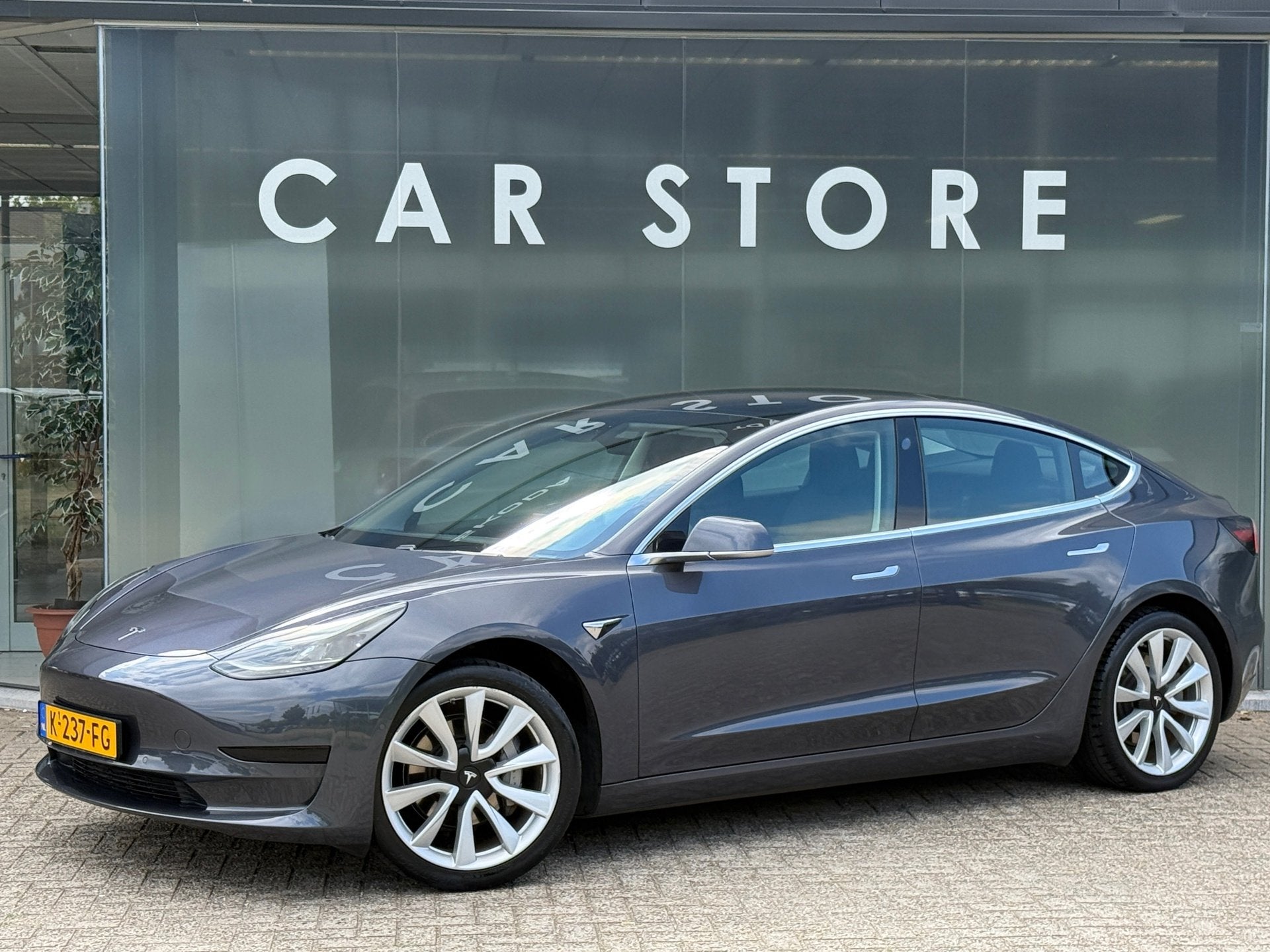 Tesla Model 3 Standard RWD Plus 60 kWh 92% SOH AUTOPILOT 19I, Auto's, Tesla, Automaat, 238 pk, Achterwielaandrijving, Gebruikt