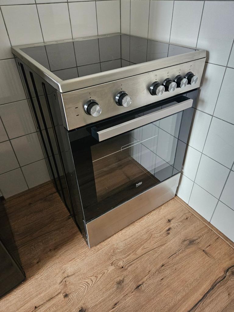 Beko Elektrisch Fornuis met Keramische Kookplaat, Ophalen, Gebruikt, 60 cm of meer, 4 kookzones