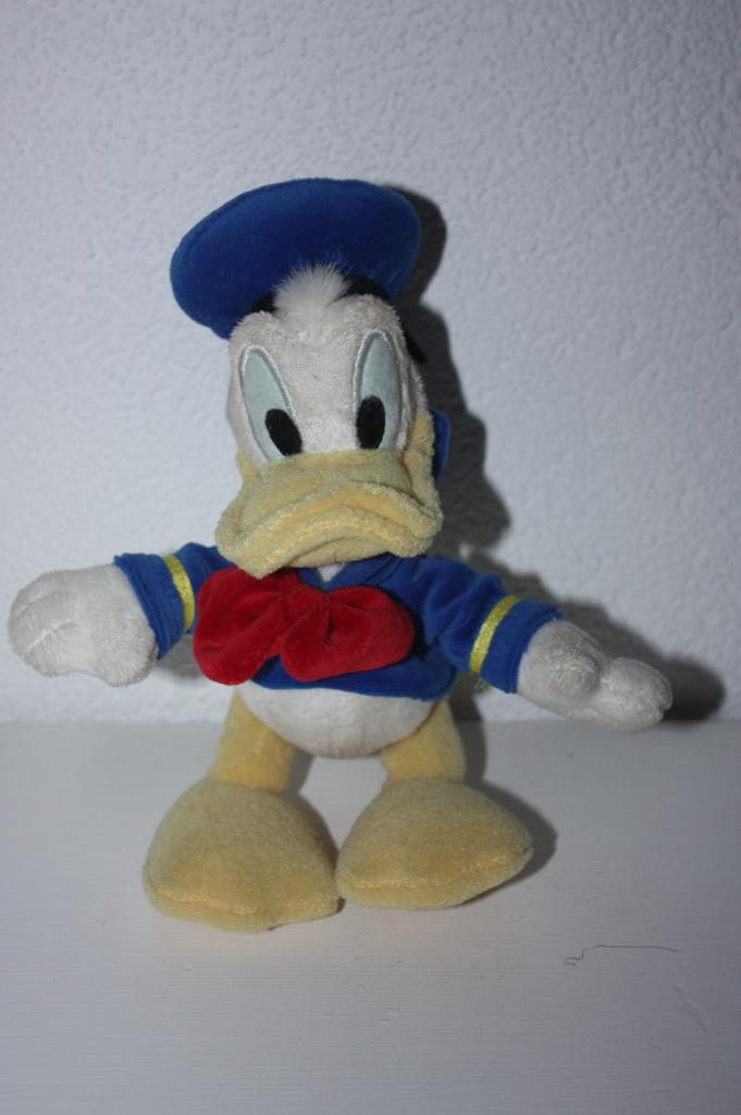 Donald Duck, knuffel, gekocht in Disney Store Londen, Ophalen of Verzenden, Donald Duck, Zo goed als nieuw, Knuffel