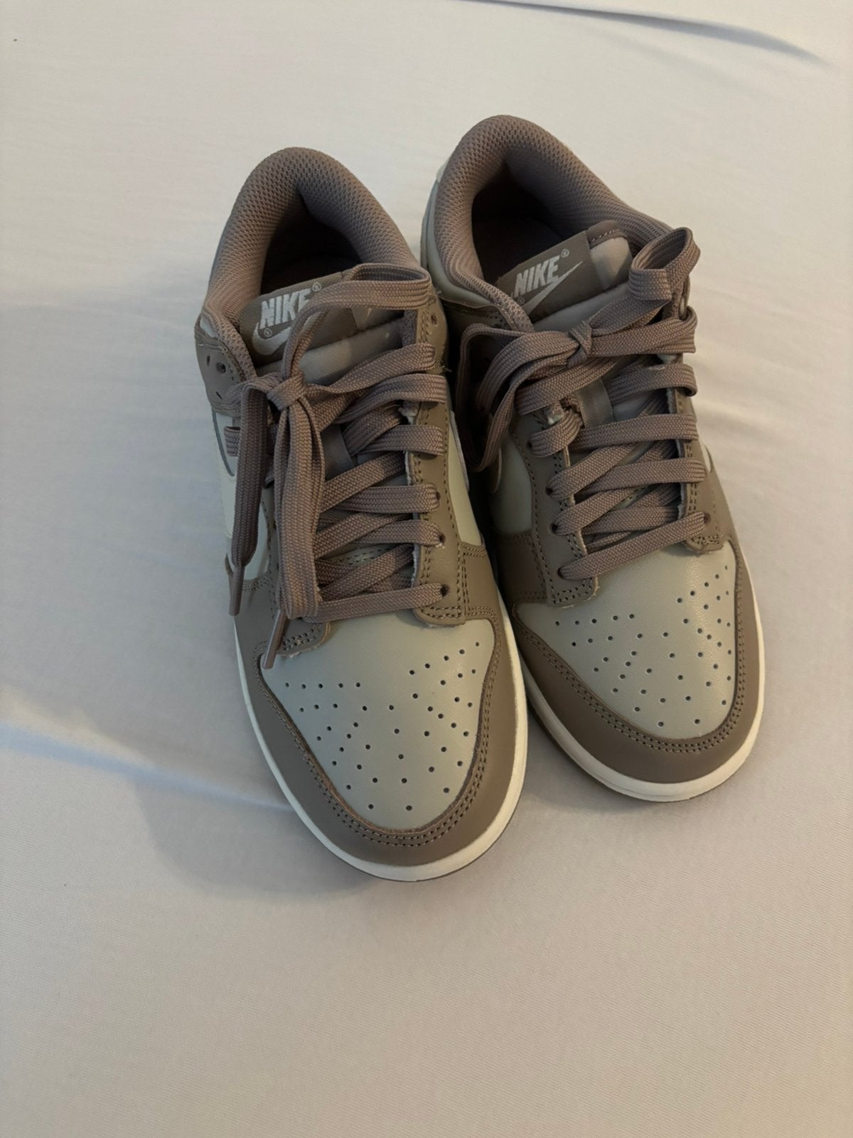 Nike Dunk Low Bone Beige maat 37,5 nieuw!, Ophalen of Verzenden, Nieuw, Beige, Sneakers of Gympen
