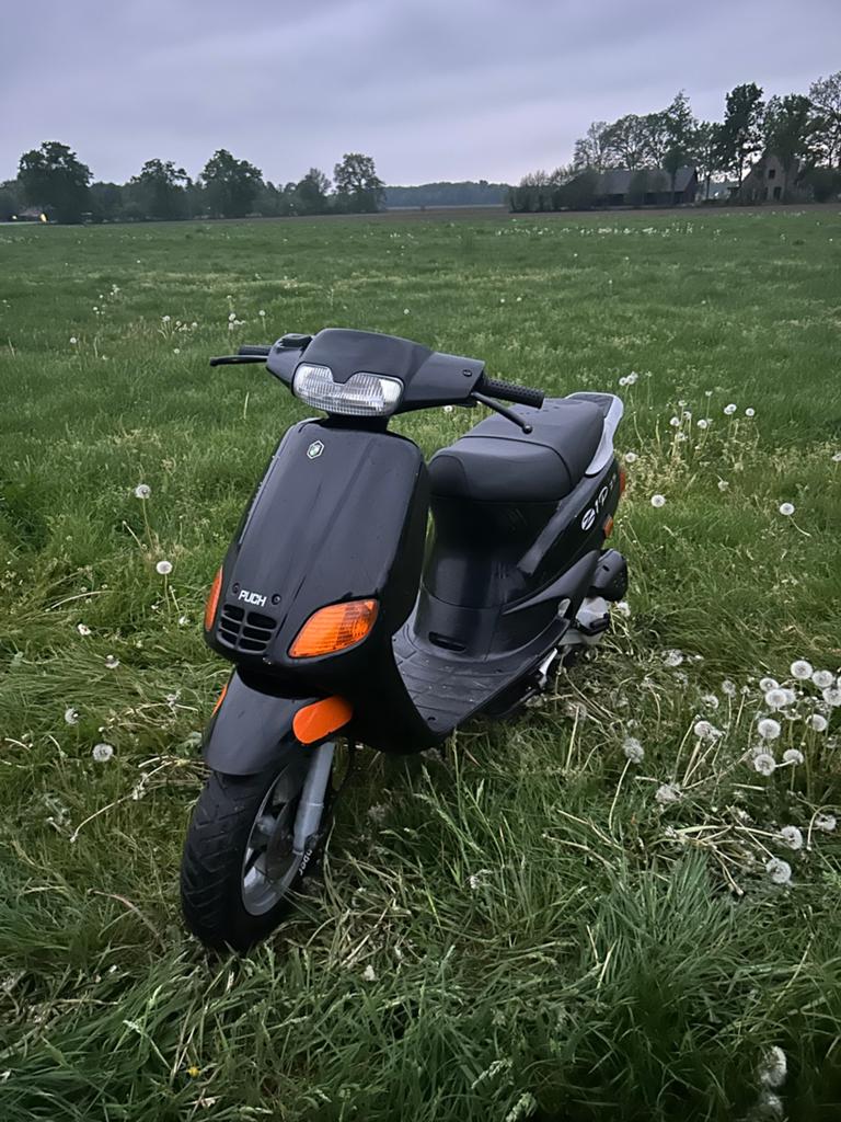 Zip type 3, Fietsen en Brommers, Scooters | Piaggio, Zo goed als nieuw, Zip, Benzine, Ophalen