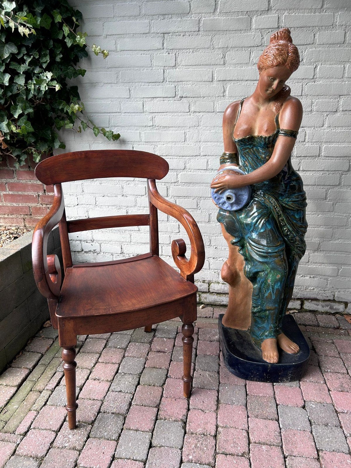 Antieke houten stoel met sierlijke armleuningen, Antiek en Kunst, Ophalen