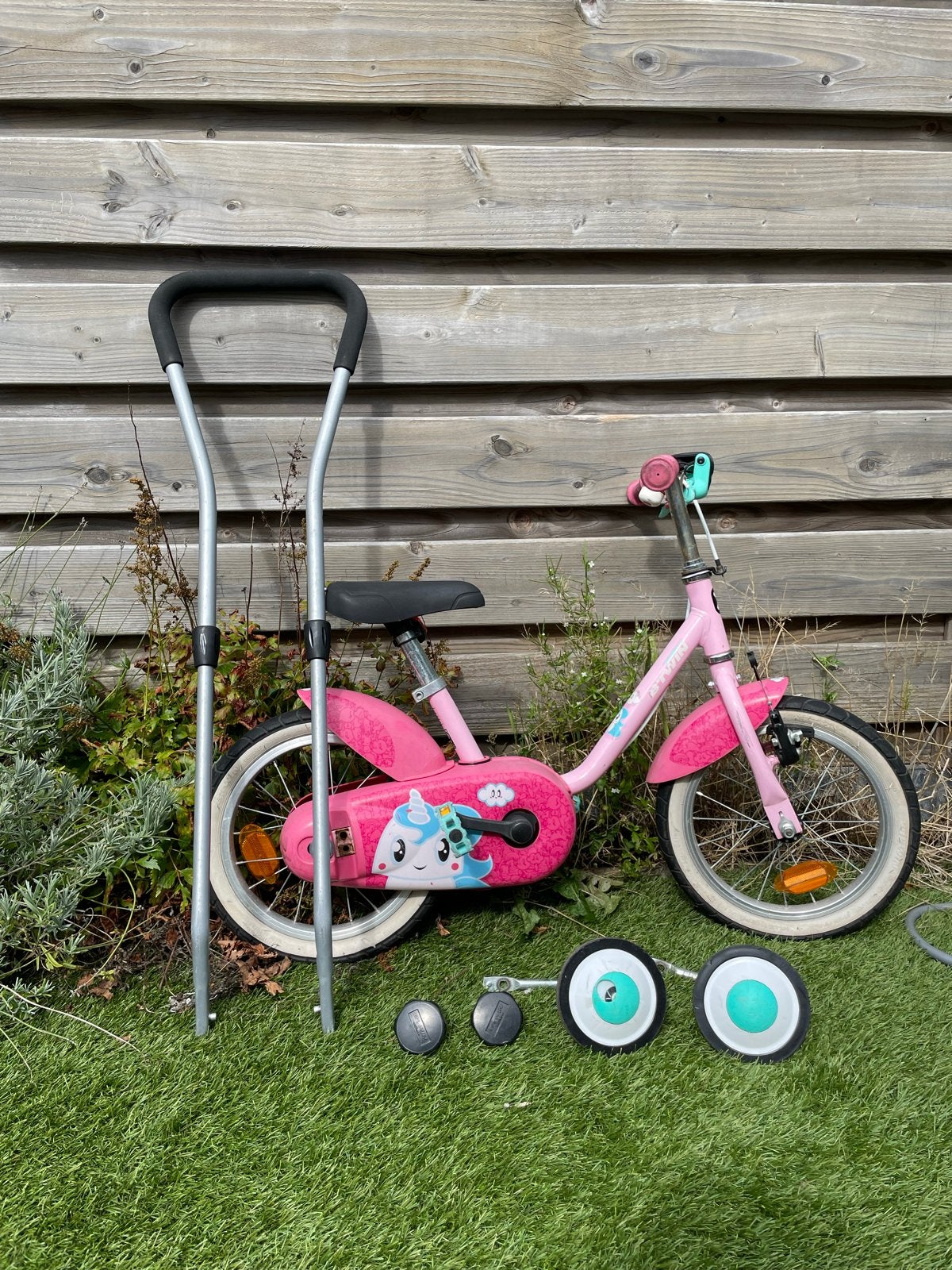 B'Twin Unicorn kinderfiets 14 inch met zijwieltjes, Ophalen, Gebruikt, Minder dan 16 inch, Zijwieltjes
