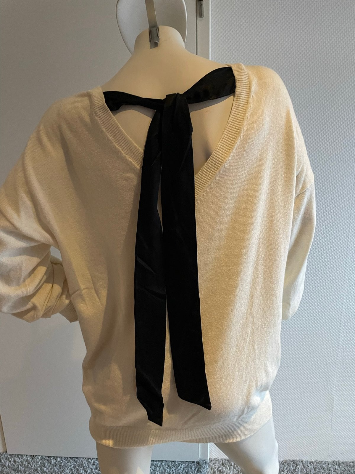 Twinset trui met aparte achterkant maat m, Maat 38/40 (M), Twinset, Wit, Ophalen of Verzenden