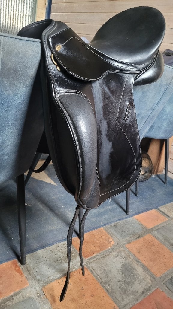 Dressuurzadel, 17,5 inch, Dieren en Toebehoren, Paarden en Pony's | Zadels, L (17.5 inch), Gebruikt, Dressuur, Kentaur