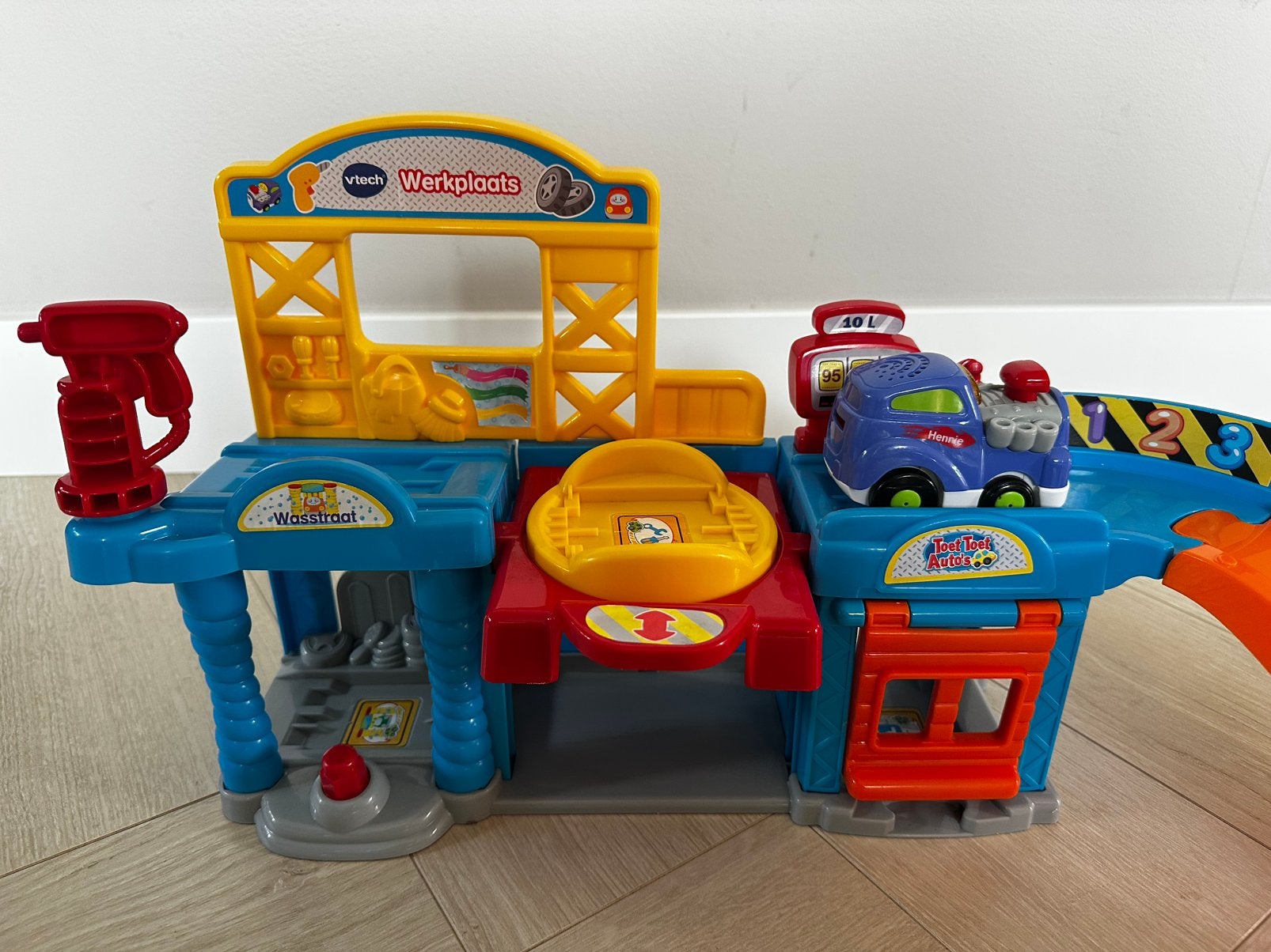 VTech Toet Toet Auto’s Werkplaats incl. Hennie Hotrod Auto!, Ophalen of Verzenden, Zo goed als nieuw, 2 tot 4 jaar