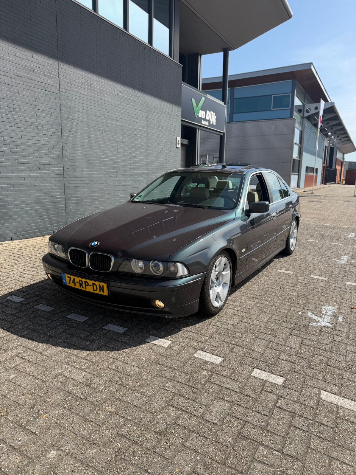 BMW 523i individual E39, Euro 2, Achterwielaandrijving, Stoelverwarming, Leder