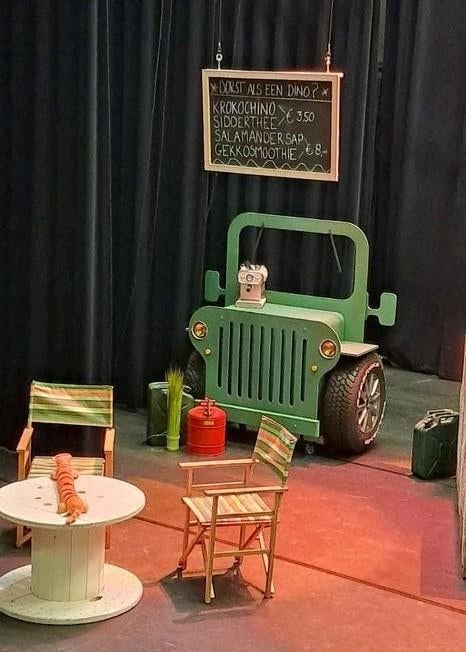 Willys Jeep, Wangler banden. Schitterend decor toneel stuk., Ophalen