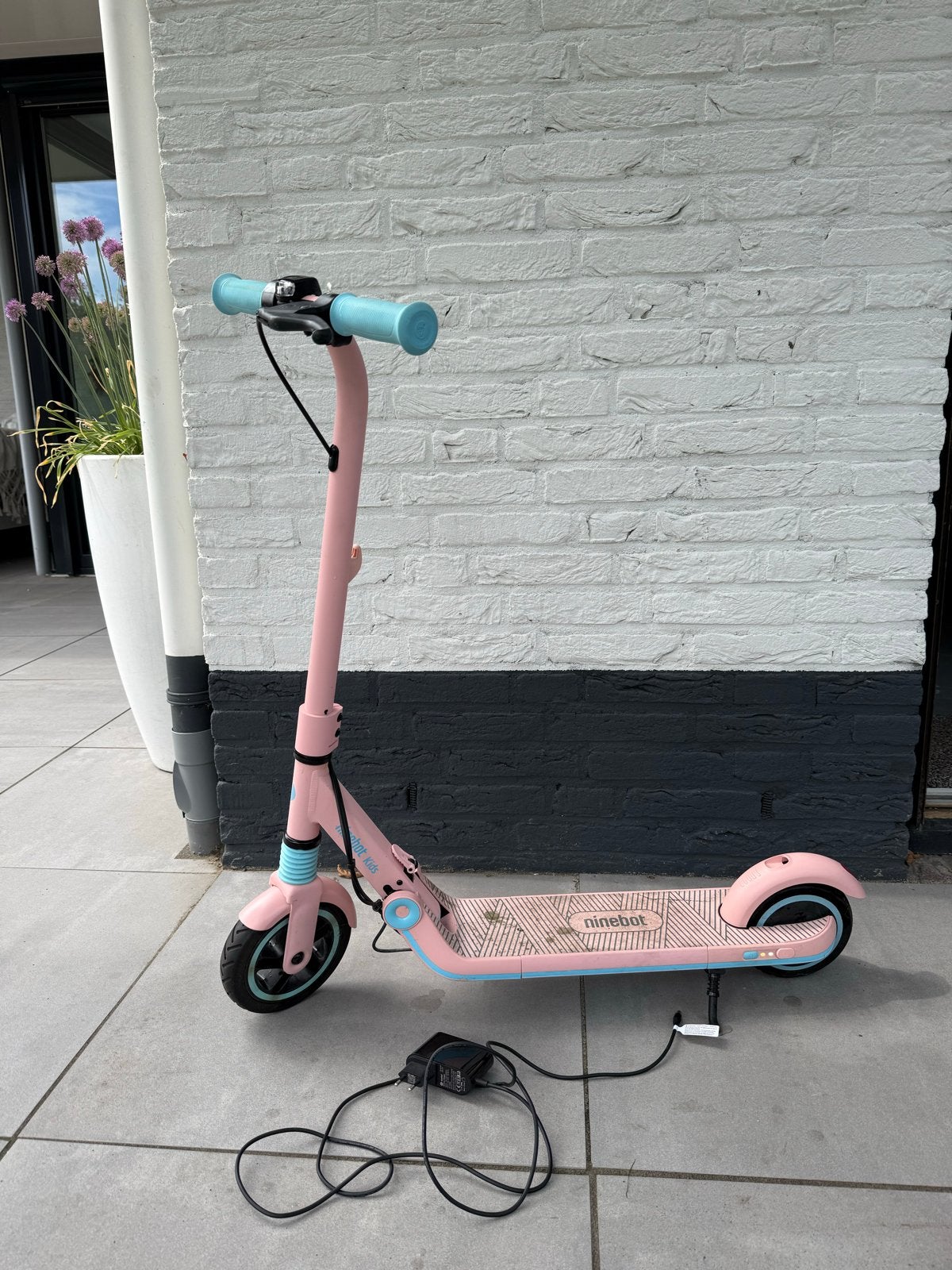 Ninebot Kids elektrische step roze - Zo goed als nieuw, Ophalen, Gebruikt, Elektrische step (E-scooter)
