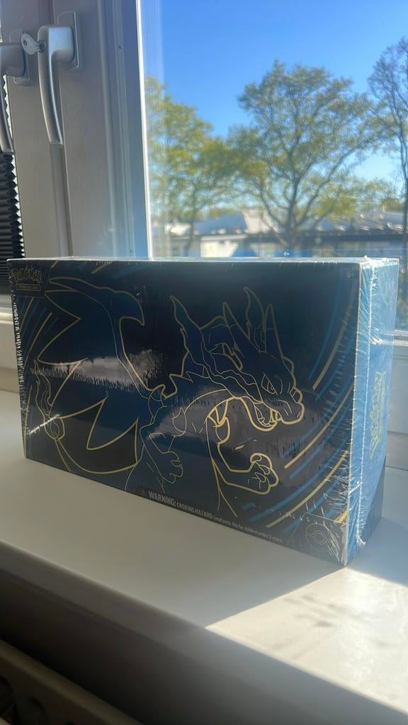 Pokémon Ultra Premium Collection Charizard UPC Sealed, Hobby en Vrije tijd, Verzamelkaartspellen | Pokémon, Ophalen, Zo goed als nieuw