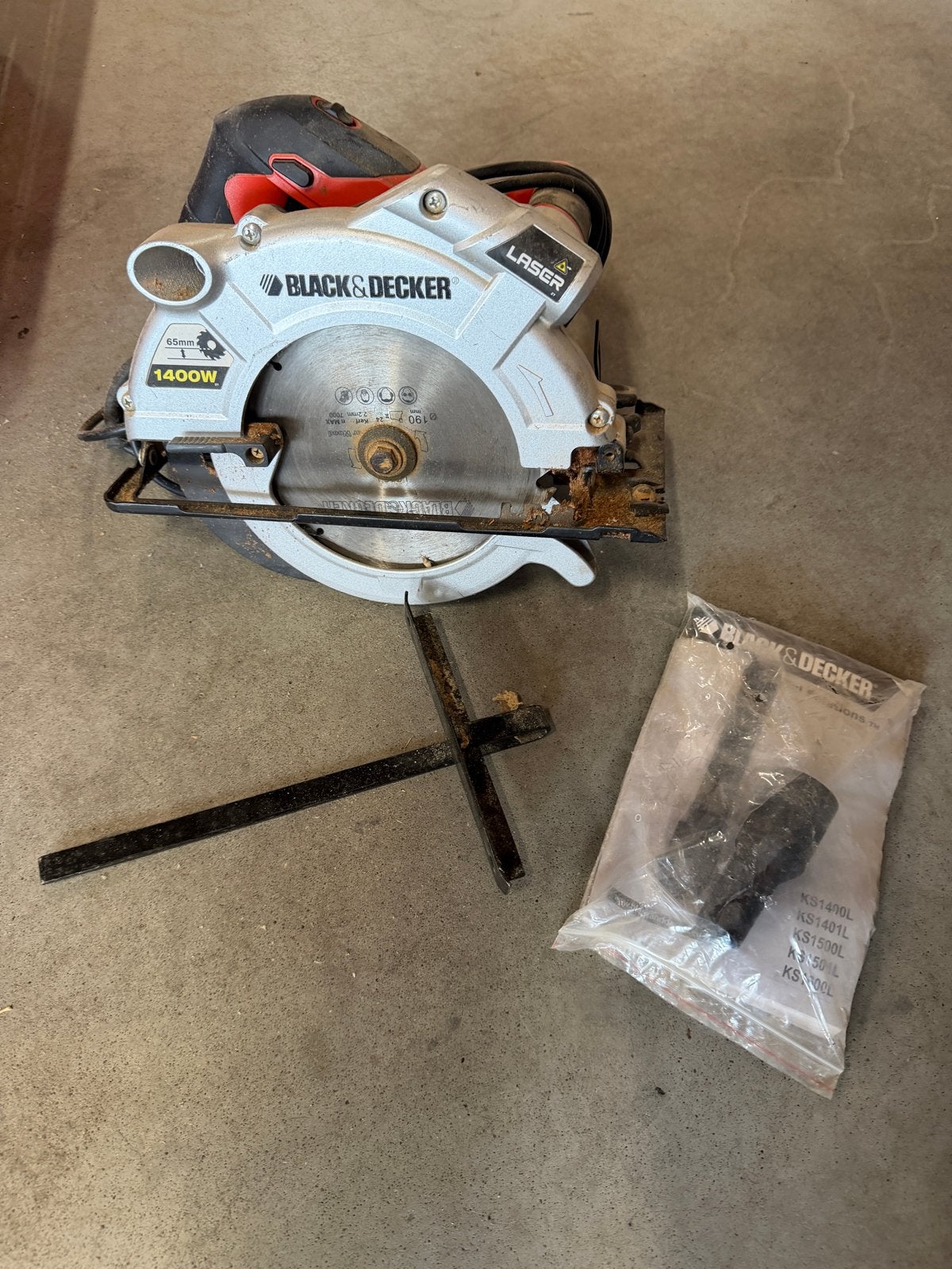 Black en Decker KS1400L handcirkelzaag 1400W, Gebruikt, Cirkelzaag, Ophalen of Verzenden, 30 tot 70 mm