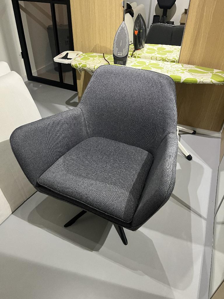Moderne fauteuil / draaistoel | Grijze stof | Loods 5, Huis en Inrichting, Ophalen, Overige materialen, 75 tot 100 cm, Zo goed als nieuw