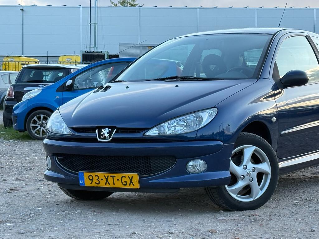 Peugeot 206 1.6-16V Air-line 3/ LAAG KM/ VELGEN, Voorwielaandrijving, 15 km/l, Blauw, Bedrijf