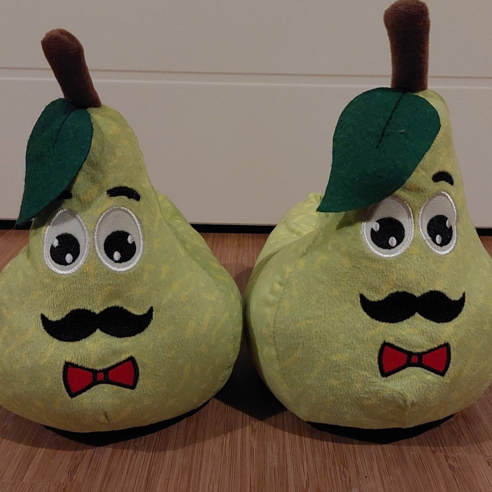 Peren sloffen / pantoffels maat 36/37, Ophalen, Jongen of Meisje, Overige typen, Zo goed als nieuw