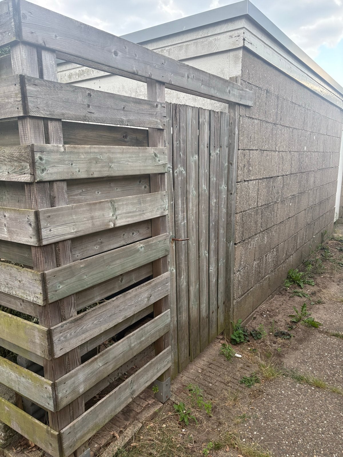 GRATIS Houten schuttingdelen en poort, Ophalen, 6 meter of meer, Hout, 1 tot 2 meter