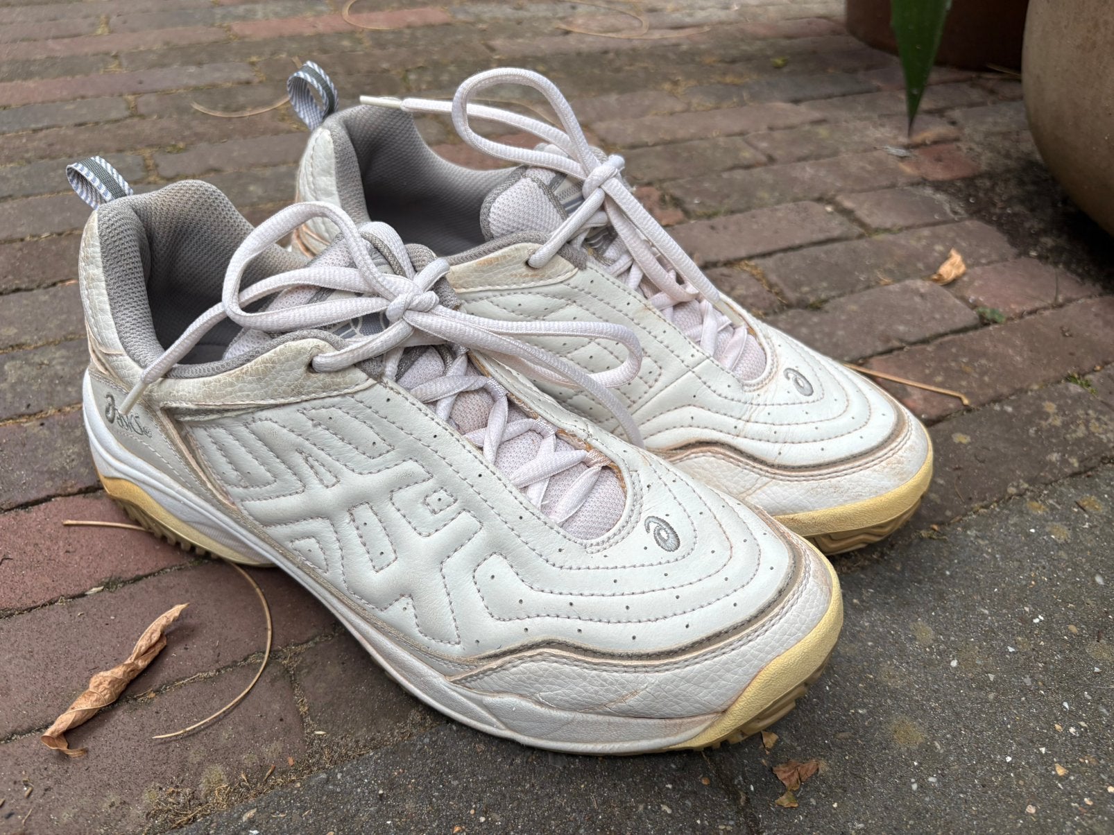Tennis / gravel schoenen maat 43,5 asics, Ophalen of Verzenden, Gedragen, Wit, Sportschoenen