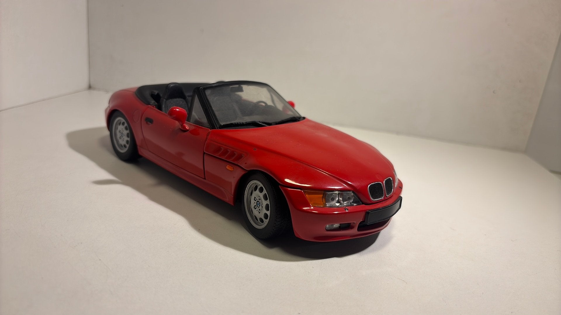 Bmw z3 ut models 1.18, Hobby en Vrije tijd, Modelauto's | 1:18, UT Models, Ophalen of Verzenden, A, A