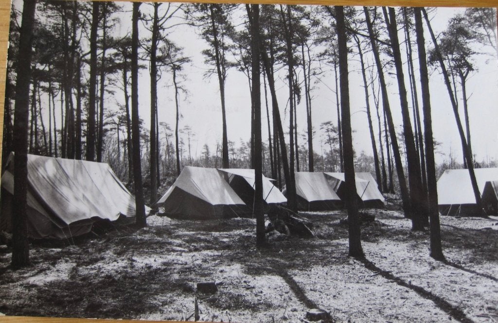 C. J. V. Kamp Hulshorst in Hierden - Harderwijk - 1977, Ophalen of Verzenden, 1960 tot 1980, Gelopen, Gelderland