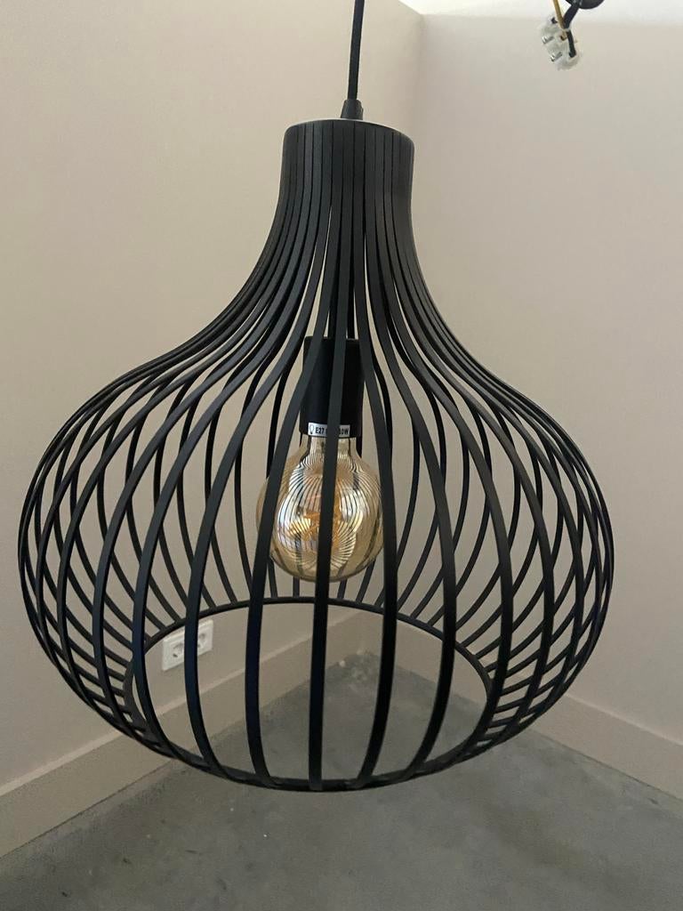 Zwarte metalen hanglamp, Huis en Inrichting, Lampen | Hanglampen, Ophalen, Zo goed als nieuw, Metaal