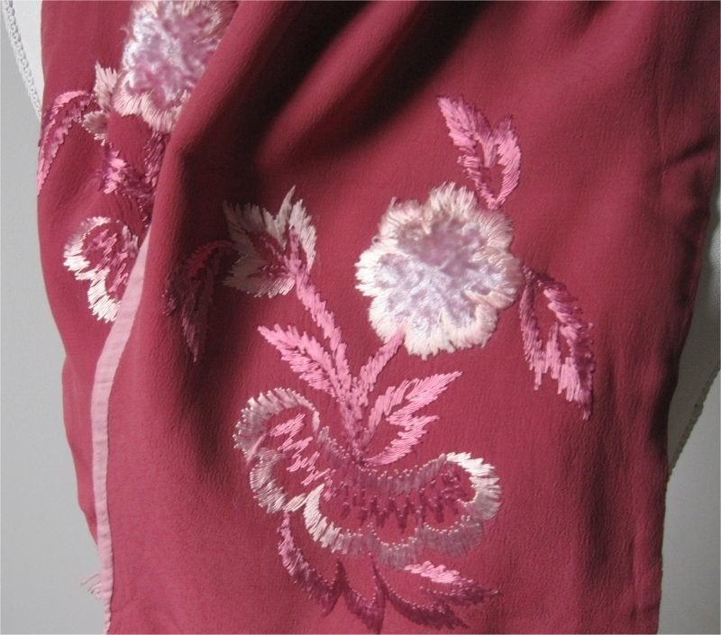 Vintage shawl, zijde-achtige stof, geborduurde bloemen, Kleding | Dames, Mutsen, Sjaals en Handschoenen, Ophalen of Verzenden