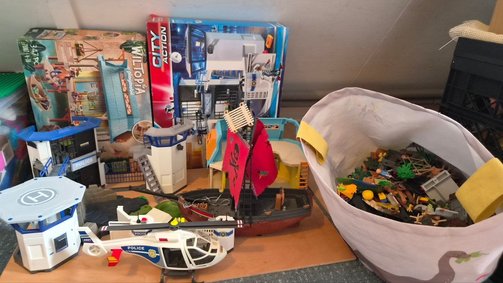 Playmobil Wiltopia 71007 + City action Police 6919, Kinderen en Baby's, Speelgoed | Playmobil, Ophalen, Zo goed als nieuw