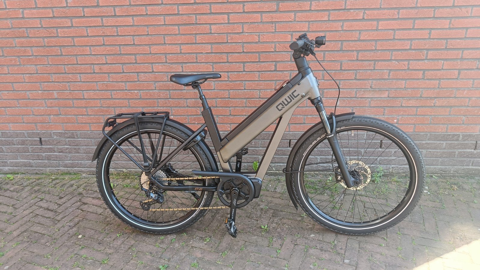 ZGAN QWIC ATLAS TOUR  9 MND OUD  756 WH ACCU, Qwic, NVT, Ophalen of Verzenden, Zo goed als nieuw