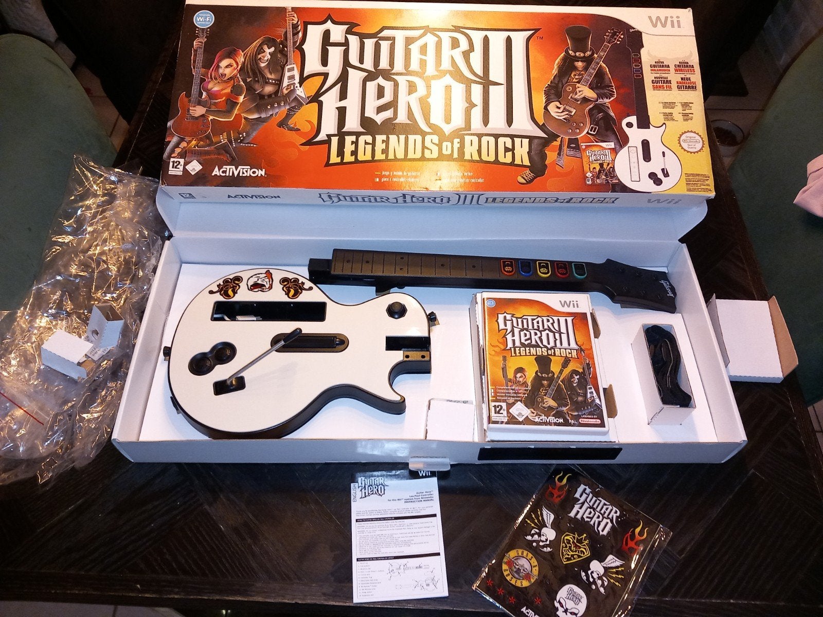 Guitar Hero III: Legends of Rock met gitaar voor Wii, Muziek, Support@activision.com, Activision, 2 spelers