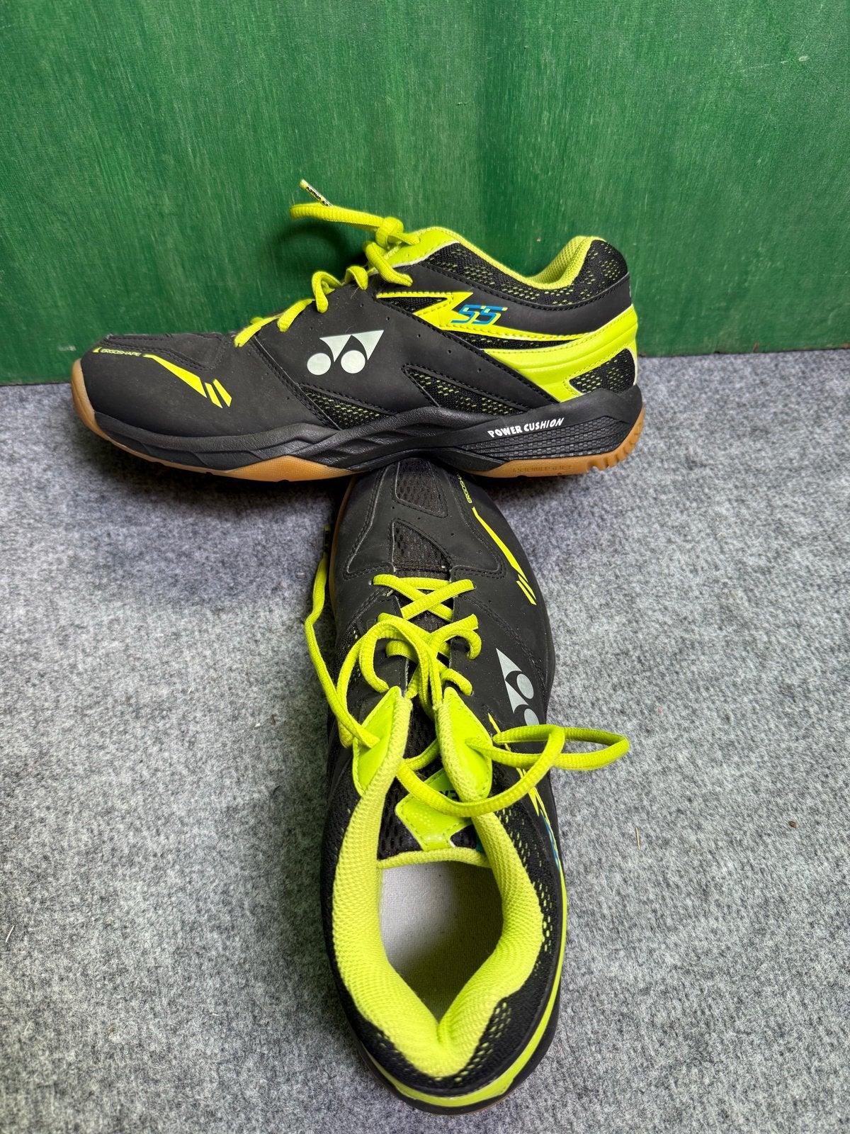Yonex Power Cushion Badminton Schoenen en racket, Ophalen, Zo goed als nieuw, Schoenen