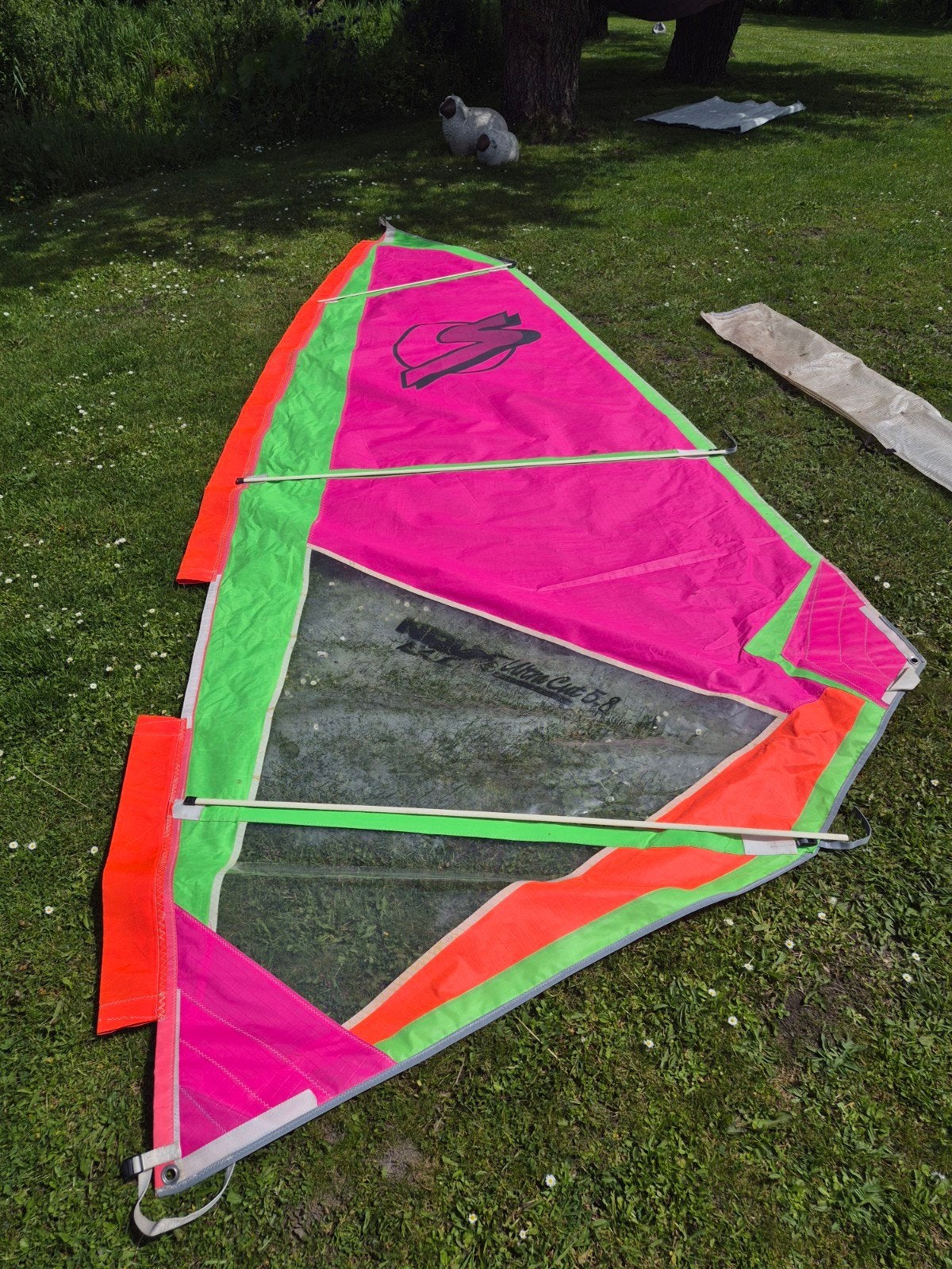 Verschillende NPU Sails Windsurfzeil vintage jaren '90 retro, Ophalen, Gebruikt, Zeil, 3.5 tot 5 m²