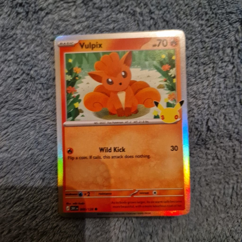 Vulpix 009/128 Pokémon 30th Celebration holo, Ophalen of Verzenden, Zo goed als nieuw, Losse kaart, Foil