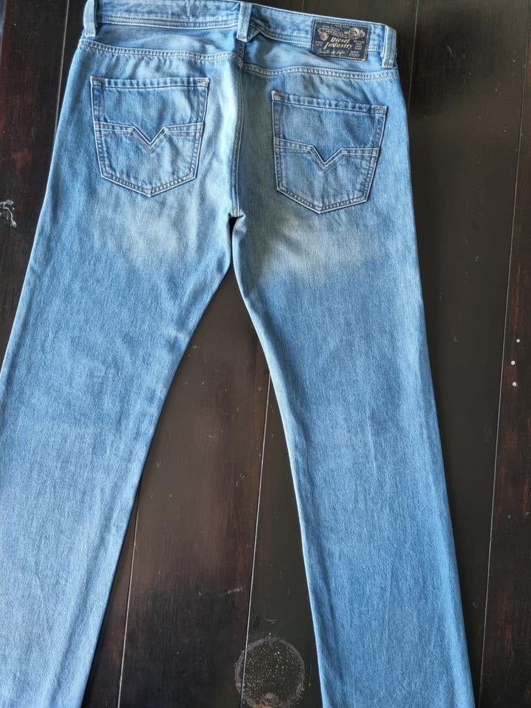 ZGAN CLASSIC DIESEL LARKEE REGULAR STRAIGHT JEANS SIZE 34/34, Diesel, Blauw, Ophalen of Verzenden, Zo goed als nieuw