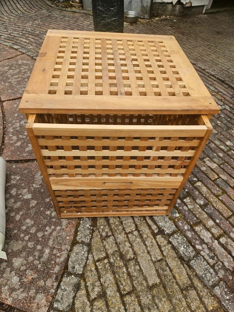 Leuke houten bijzettafel met opbergmogelijkheid, Huis en Inrichting, Ophalen