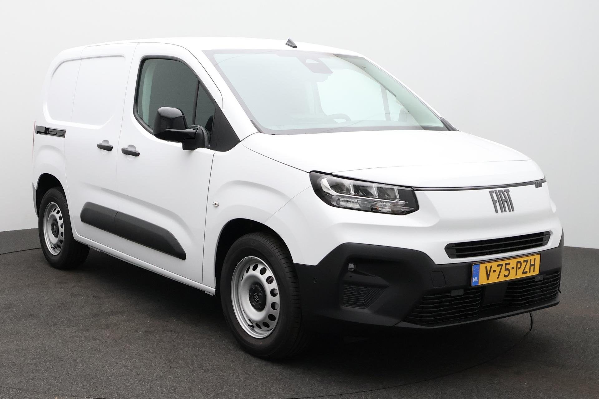 Fiat E-Doblò 136 L1 50 kWh Voorraad Voordeel / 2+6 Jaar gar, Auto's, 12 maanden, Wit, Origineel Nederlands, Nieuw