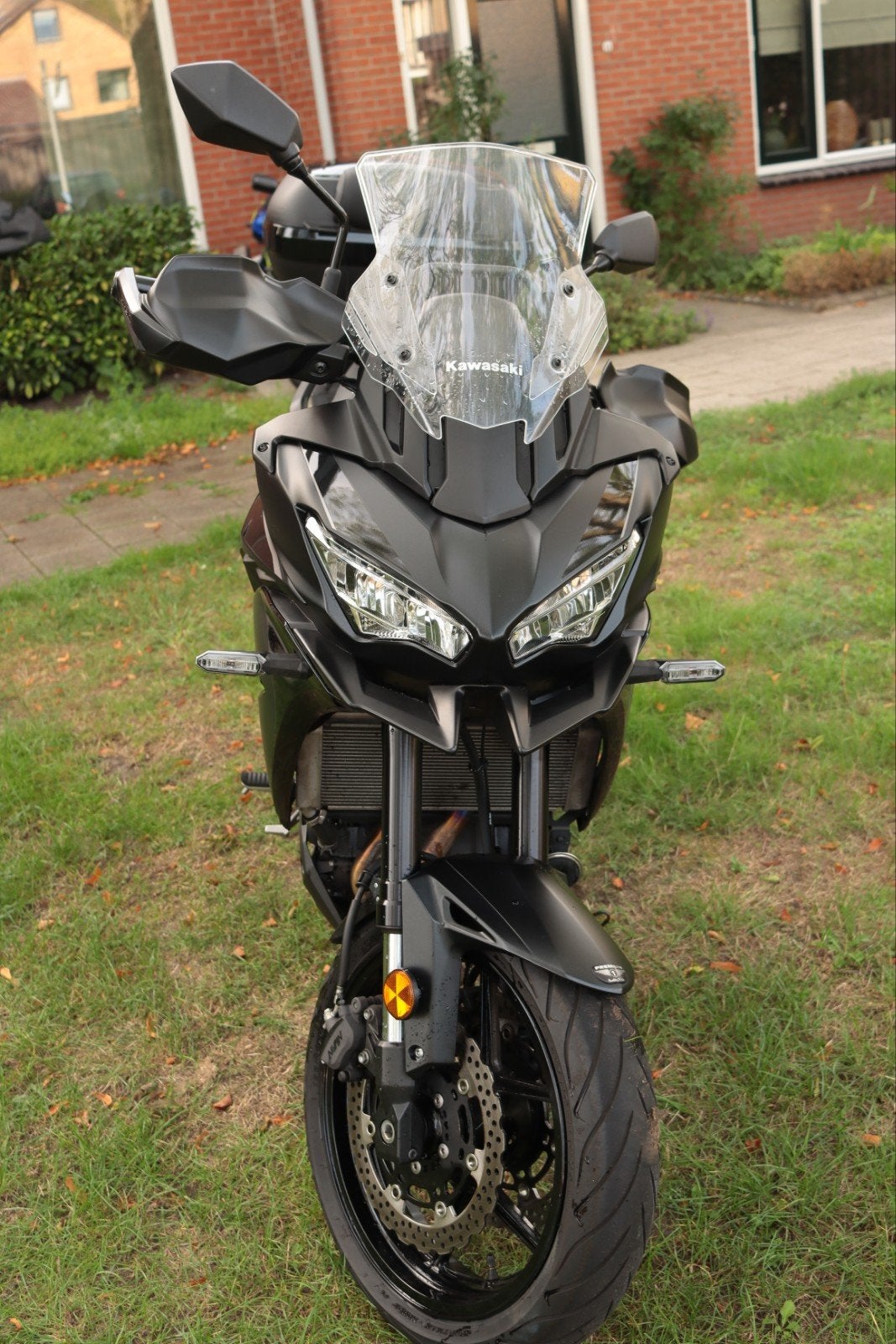 Kawasaki Versys 650 2025 black 5246KM  + top koffer, 2 cilinders, Occasion, Particulier, Meer dan 35 kW